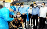 Hà Nội: "Chủ tịch quận chịu trách nhiệm nếu tiêm sót vaccine cho người nguy cơ"