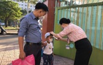 TPHCM: Học sinh mầm non, tiểu học quay lại trường, phụ huynh mừng vui