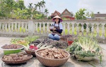 9X tận dụng thảo dược vườn nhà để chế dầu gội bồ kết cô đặc