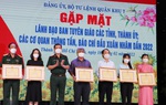 Báo chí góp phần tỏa sáng hình ảnh người lính Quân khu 7 giữa lòng dân