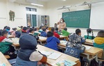 Hà Nội bất ngờ hoãn học trực tiếp với lớp 1-6 nội thành, phụ huynh “thở phào”