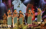Áo dài "kể" chuyện tình của những người lính Bệnh viện Quân y 175