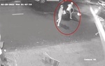 Truy tìm nhóm côn đồ dọa bắn nhân viên nhà hàng tại TPHCM