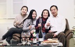 Gần 20 năm xa quê, người phụ nữ vẫn mang Tết Việt theo gia đình 