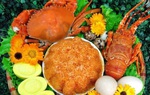 Tôm hùm, cua biển lên mâm lễ ngày vía Thần Tài 