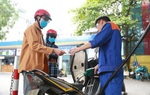 Giá xăng tăng lên sát mốc 27.000 đồng/lít