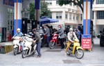 Giá xăng sát mốc 30.000 đồng/lít, cao nhất trong 17 năm qua
