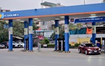 Những "khoảng trống mênh mông" tại các cây xăng sau khi giá xăng tăng lên gần 30.000 đồng/lít