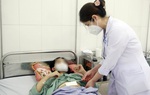 Bé 13 tuổi có u buồng trứng