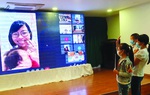 “Mẹ đỡ đầu” viết tiếp giấc mơ cho trẻ mồ côi vì Covid-19