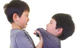 Đừng “tiếp tay” cho tính hiếu chiến của trẻ