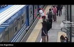 Người phụ nữ sống sót thần kỳ sau khi ngã vào xe lửa đang di chuyển