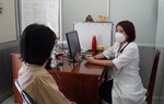 Nhiễm độc kim loại nặng do uống thuốc Nam chữa viêm cột sống dính khớp