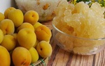 Mơ ngâm đường giải nhiệt ngày hè