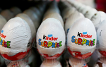 Từ vụ thu hồi kẹo trứng Kinder Surprise: Quyền lợi người tiêu dùng ở đâu?