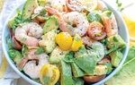 Làm salad tôm cà chua bi đổi vị ngày cuối tuần