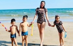 Con gái Hải Băng chiếm trọn spotlight khi chụp ảnh cùng mẹ