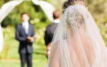 2 chị em ruột cưới cùng ngày, 2 chú rể suýt đón nhầm vợ vì mất điện