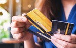 Bất ngờ khi bạn gái cũ của chồng gửi tặng thẻ ATM