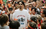 MV cổ vũ SEA Games 31 bị cho là coi thường phụ nữ, cổ xúy đàn ông vũ phu, Đen Vâu nói gì?