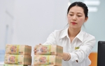 Lãi suất tăng, người dân “đổ tiền” vào ngân hàng
