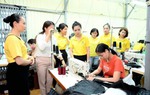 Mang yêu thương đến với những người khuyết tật