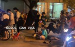 SEA Games 31: Người dân xếp hàng xuyên đêm chờ nhận vé Chung kết nữ Việt Nam - Thái Lan