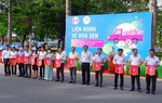 Đoàn xe hoa sen diễu hành trên các tuyến đường lớn của tỉnh Đồng Tháp