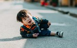 Cha mẹ để con trải qua 4 đau khổ này để trưởng thành