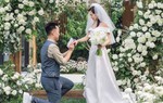 Đám cưới đơn giản đến không ngờ: Chưa đầy 50 khách và chi tiết đắt giá khi "quên nhẫn cưới"