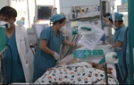 Bác sĩ chỉ ra nhầm lẫn nhiều người gặp khiến bệnh sốt xuất huyết nặng rất nhanh