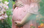 Cô gái 25 tuổi đã có 5 con, mẹ chồng không cho uống thuốc tránh thai vì 1 lý do