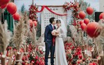 Đám cưới ấm áp trên ban công nhà hàng
