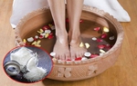 Ngâm chân bằng nước muối vào 9h tối, 6 lợi ích khiến bạn bất ngờ