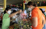 Hội LHPN Bình Tân (TPHCM): Chưa hết ngày hội khởi nghiệp, nhiều gian hàng đã “cháy hàng”