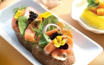 Bánh mì đen và cá hồi đổi vị ngày cuối tuần