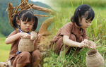 Bé gái thủ đô trải nghiệm đẩy xe lúa, đeo rọ đi bắt cua đồng