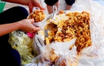 Đến Hải Phòng ghé quán bán món bánh lạ suốt hơn 30 năm, nay là đặc sản phải ăn khi tới đất cảng