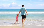 Chưa từng được bố yêu thương, đừng để chìm vào hố sâu tuyệt vọng