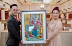 “Hồi môn” cho con bằng bộ sưu tập tranh