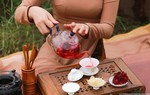 Uống trà atiso để giải nhiệt mùa hè nhưng cần lưu ý 1 điều quan trọng
