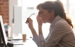 Đau nửa đầu vào mùa hè: Hiểu đề rõ để phòng tránh