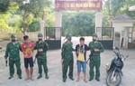 Thanh Hóa: Bộ đội biên phòng bắt 2 người Lào vận chuyển trái phép ma túy