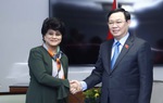 Chủ tịch Quốc hội Vương Đình Huệ gặp mặt lãnh đạo của Prudential tại Vương quốc Anh