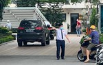Xe cảnh sát xuất hiện tại nhà ông Nguyễn Thanh Long