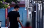 Thấy con gái có nét không giống mình, ông bố 24 tuổi đòi xét nghiệm ADN và cái kết đắng chát