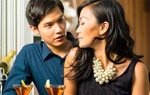 Bối rối vì con trai yêu cô gái hơn 1 giáp, có con riêng