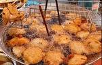 Món bánh lề đường Cao Bằng, ai đến cũng phải nếm thử bởi hương thơm nức mũi