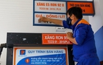 Cử tri, nhân dân lo lắng giá xăng dầu vẫn ở mức cao