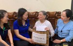 Hội LHPN Hải Phòng thăm, tặng quà gia đình nữ tù chính trị, mẹ, vợ liệt sĩ có hoàn cảnh đặc biệt khó khăn